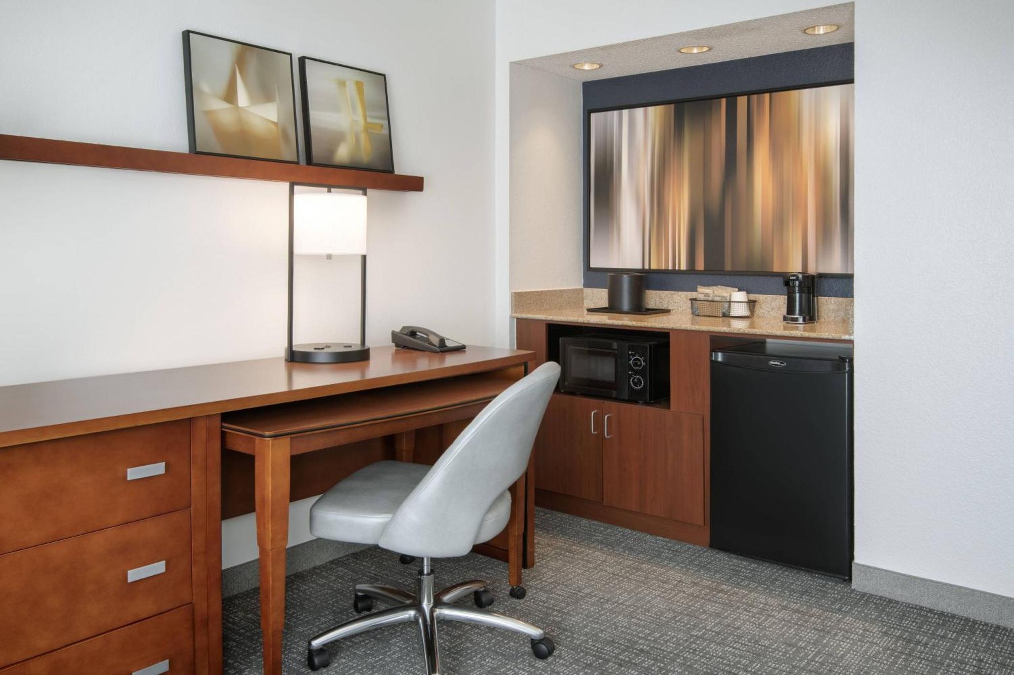 Courtyard By Marriott Augusta Hotel Exterior foto