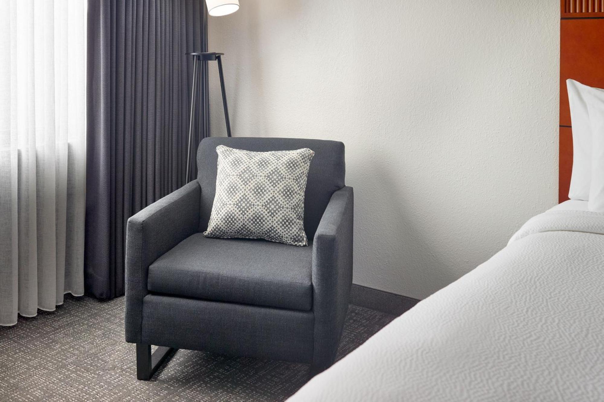 Courtyard By Marriott Augusta Hotel Exterior foto