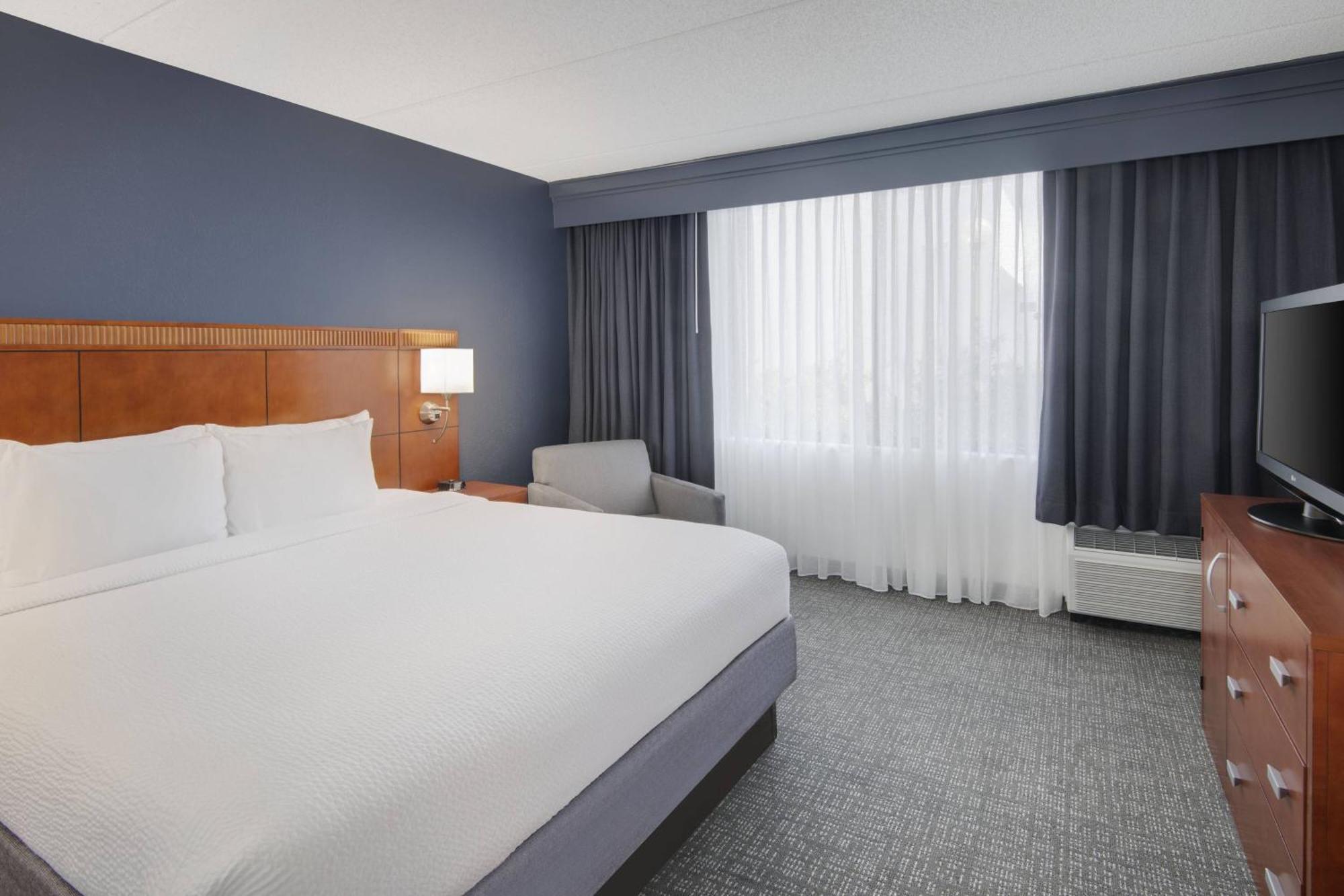 Courtyard By Marriott Augusta Hotel Exterior foto