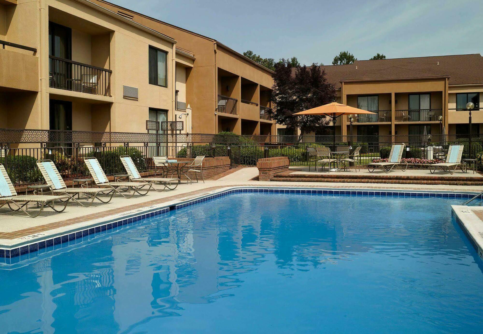 Courtyard By Marriott Augusta Hotel Exterior foto